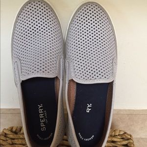 Sperry Shoes - Sperrys Size 6.5 Perforated Pale Gray Sperry Shoes - Sperrys Size 6.5 Perforated Pale Gray